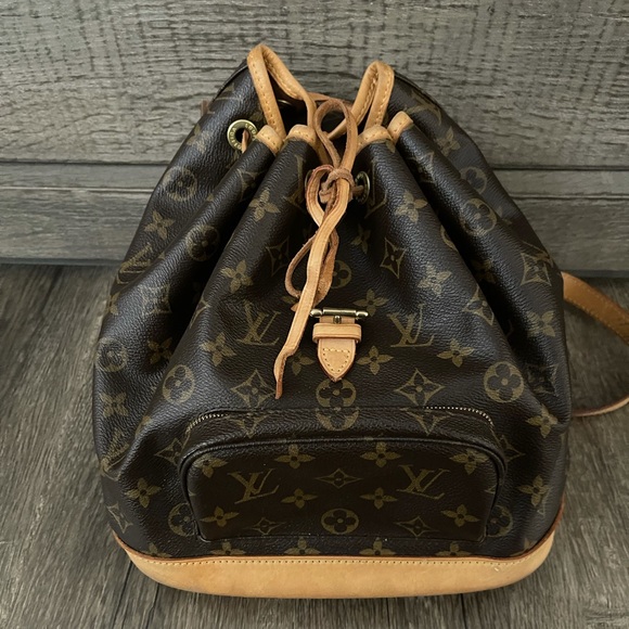 Louis Vuitton Montsouris Backpack MM Monogram LV Bag - Picture 4 of 13